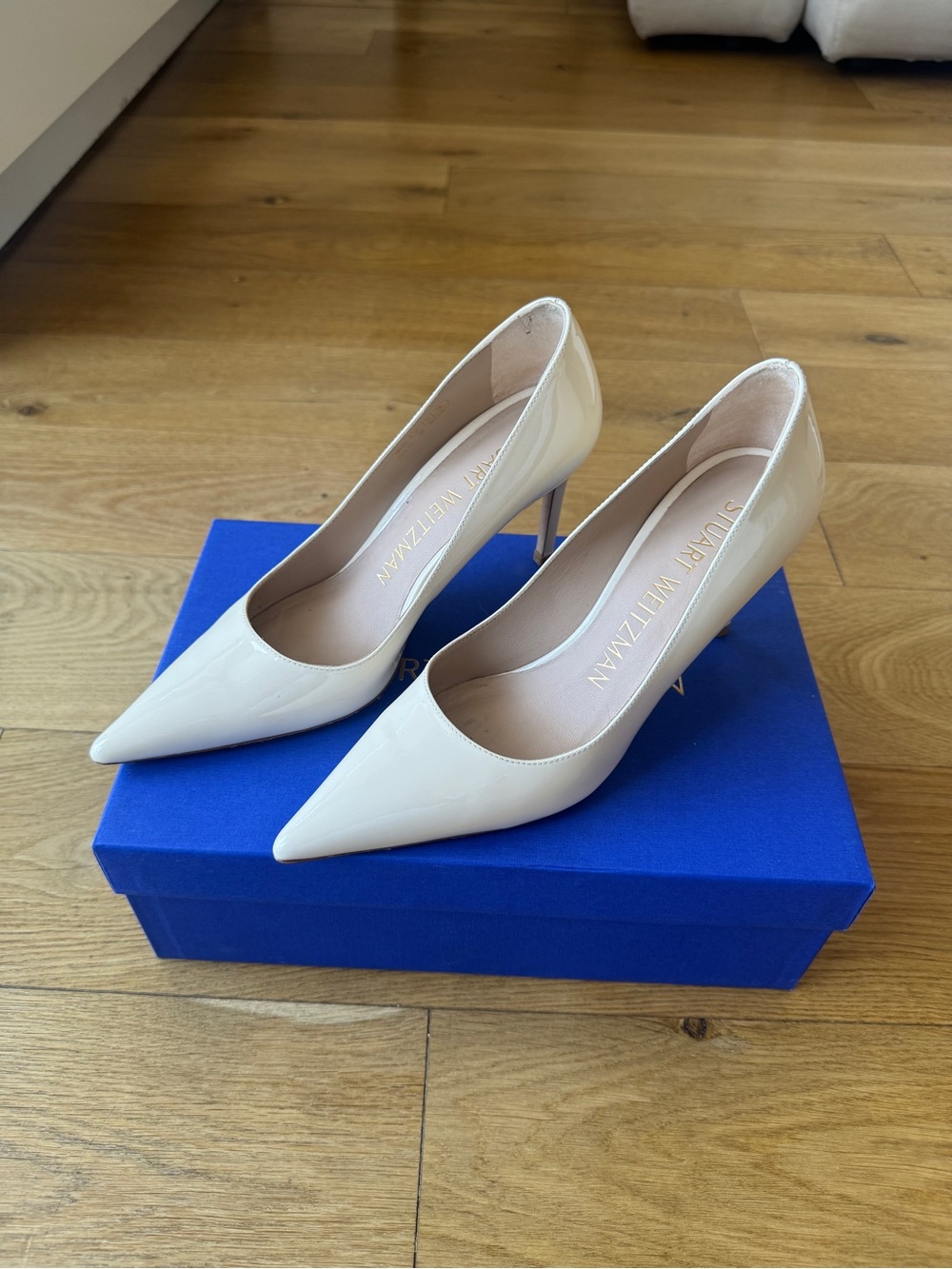 Stuart Weitzman Ivory Patent Leather Pumps - Size 6